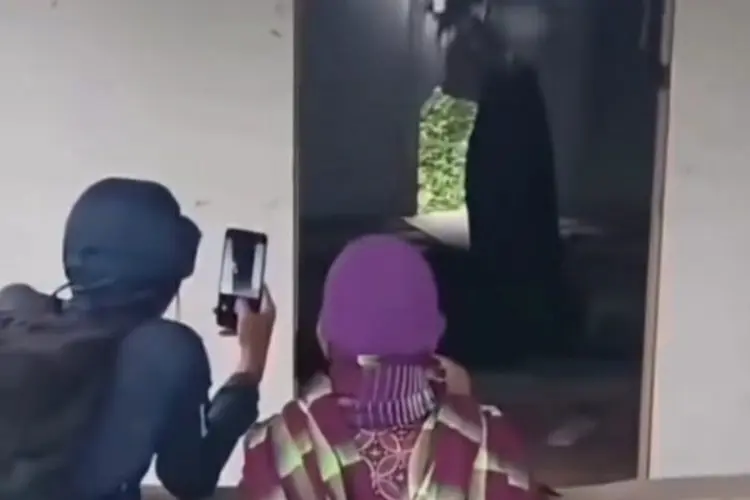 Kronologi Mayat Wanita Ditemukan Tergantung di Gubuk Dekat Jembatan Cibatu