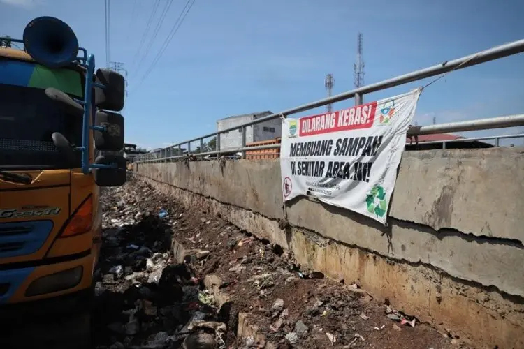 Wakil Wali Kota Bandung Ajak Warga Peduli Lingkungan dan tidak Buang Sampah Sembarangan