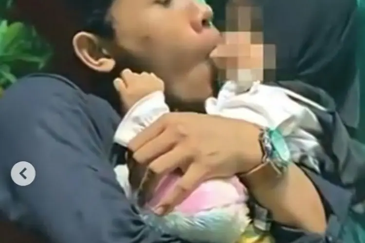 Usai Dikecam Publik Gegara Cium Anak Perempuan, Gus Elham Yahya Luqman Minta Maaf dan Akui Khilaf