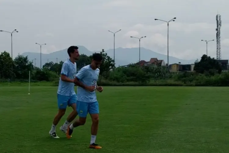 Thom Haye dan Eliano Reijnders Mulai Gabung Persib Bandung