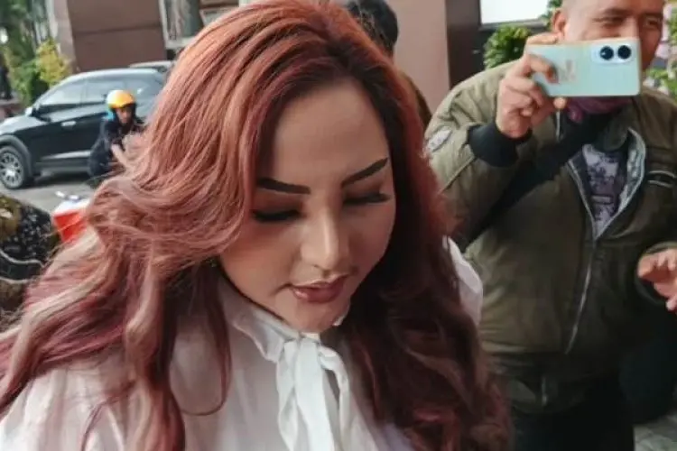 Lisa Mariana Penuhi Pemeriksaan di Polda Jabar Terkait Kasus Video Syur