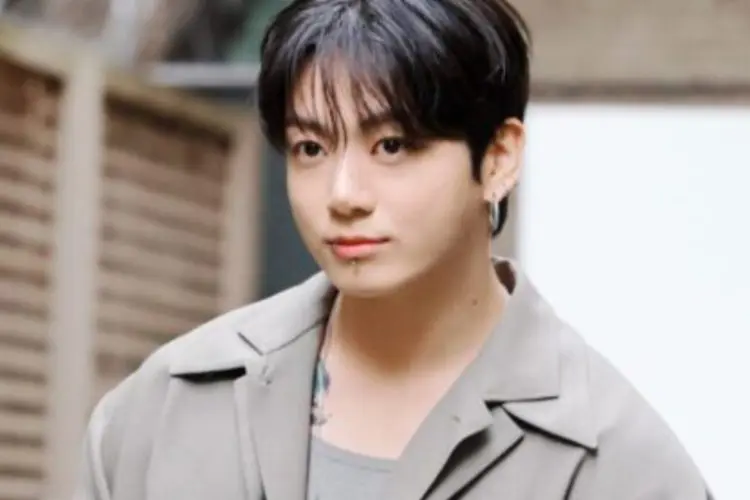 Dan Terjadi lagi, Seorang Wanita Asing Mencoba Masuk ke Rumah Jungkook BTS
