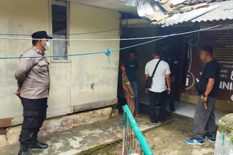 Ngamuk Tak Diberi Uang, Pria di Bandung Barat Aniaya Orang Tua dan Paman dengan Pacul dan Linggis