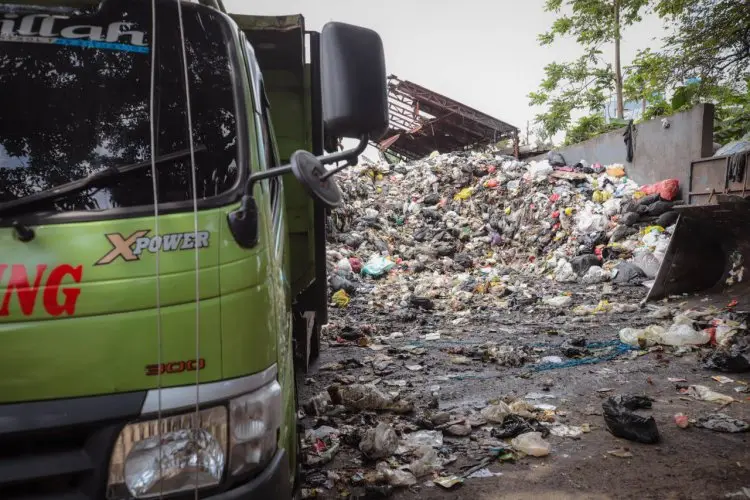 Pemkot Bandung Bereskan Tumpukan Sampah, Farhan Tunggu Kepastian Kebijakan KLH