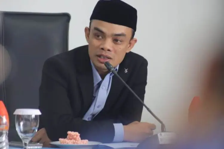 Peringatan Hari Guru Nasional 2025, Wakil Ketua DPRD KBB Asep Dedi Soroti Komitmen Pemda Soal Program Prioritas Pendidikan