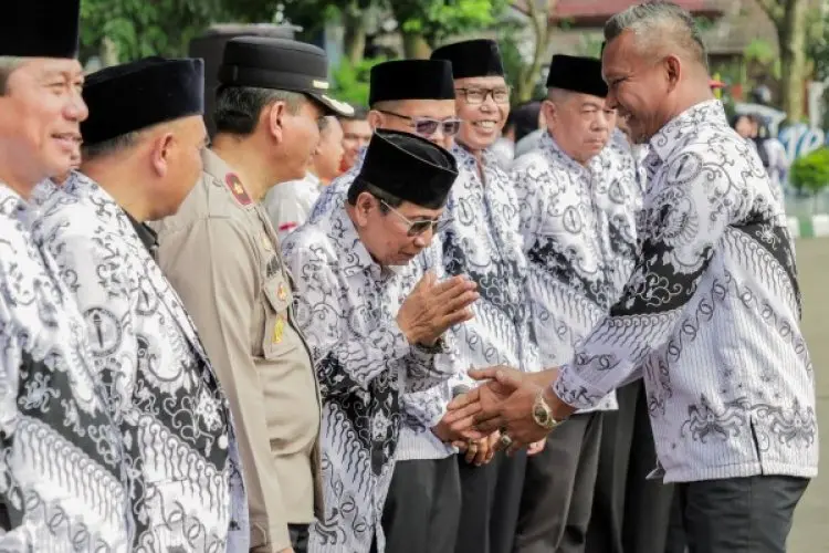 Hari Guru Nasional, Jenal Tegaskan Pemkot Bogor Siap Tambah Kesejahteraan Guru