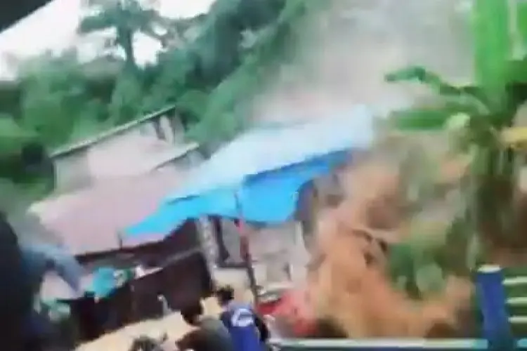 Banjir dan Longsor Tapteng–Sibolga Lumpuhkan Akses Jalan, Ribuan Warga Terdampak