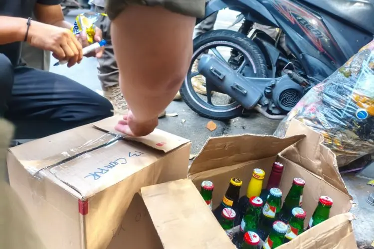 Ribuan Obat Daftar G dan 134 Botol Minuman Keras Disita Satpol PP Kota Bandung