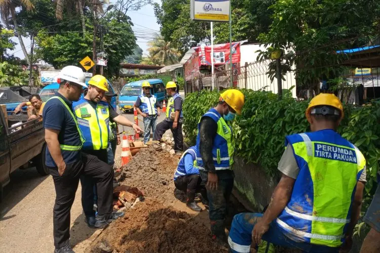 Tirta Pakuan Tingkatkan Pelayanan dengan Pasang Pipa besar, Desember Ditargetkan Selesai
