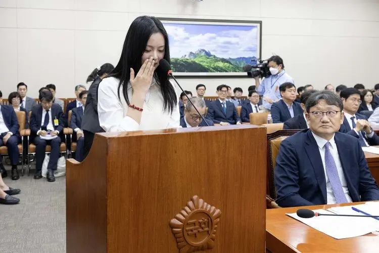 Puji Kecerdasan Member NewJeans, Min Hee Jin Bantah Suruh Hanni Datang ke Sidang Majelis Nasional