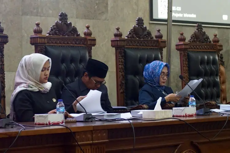 DPRD Setujui APBD Kabupaten Cirebon Tahun 2026 Sebesar Rp4,2 Triliun