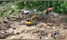 24 Korban Banjir Bandang Dimakamkan Massal di Padang, 17 Jasad Tak Teridentifikasi Melalui DNA