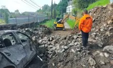 Detik-Detik Mencekam Longsor Hantam Mobil di Parongpong Bandung Barat