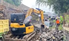 Longsor di KBB Timpa Mobil, Ini Faktor Penyebabnya