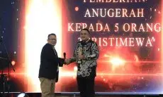 Dukung Anugerah Malam Jurnalisme Istimewa, Rudy Susmanto Diberi Penghargaan PWI Kabupaten Bogor