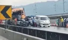 Polres Cimahi Ungkap Kronologis Tabrakan Beruntun di KM 112 Tol Cipularang yang Libatkan Sembilan Kendaraan