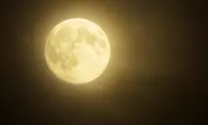 Supermoon Terakhir 2025: Nikmati Fenomena Cold Moon di Langit Indonesia