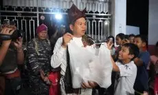 Gunakan Pesawat Kecil, Dedi Mulyadi Distribusikan Bantuan ke Sibolga, Aceh Menyusul