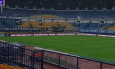 Jelang Persib vs Borneo FC: Bobotoh Mulai Padati GBLA, Lapangan Aman Meski Diguyur Hujan Deras