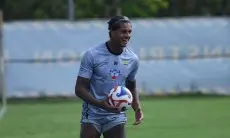 Tandukan yang Membangunkan GBLA, Ramon Tanque Akhiri 11 Laga Sunyi