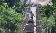 Polresta Lakukan Pengecekan Jembatan Gantung Pramuka