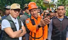 Bupati Dadang Tinjau Lokasi Bencana Longsor di Kampung Condong Arjasari