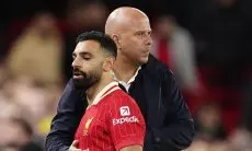 Bikin Mohamed Salah Jadi Penyakitan, Arne Slot Diamuk Fans Liverpool