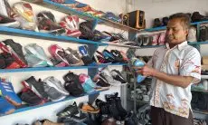 Pasar Kembang Sepatu Kian Sepi, Agus Tetap Genggam Harapan