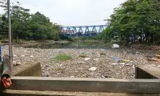 Sampah Menumpuk Dekat Posko Banjir, Warga Baleendah Khawatir Muncul Penyakit