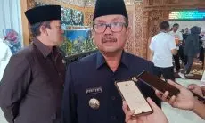 Imron Wajibkan Jaminan Halal untuk Produk UMKM di Kabupaten Cirebon