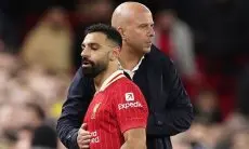 Mulut 'Racun' itu Memantik Titik Didih Friksi Liverpool, Arne Slot Coret Mohamed Salah!