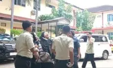 Seorang Wanita Pingsan Saat Cari Suaminya di RS Polri, Korban Tewas Kebakaran Kemayoran Menjadi 21 Orang