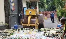 Polisi Musnahkan Ribuan Miras Berbagai Merek dan Knalpot Tidak Sesuai Spesifikasi Teknis