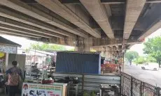 Kolong Jembatan Layang Pegambiran Ramai Pedagang