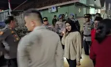 Tinjau Lokasi Banjir,  Sophi Pastikan Warga Dapat Bantuan