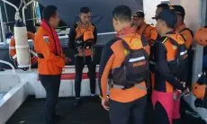 KM Putri Lancar Samudera Dihantam Ombak di Laut Jawa, SAR Bandung  Cari 10 ABK