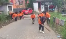 Cegah Banjir Bandang, Warga Neglasari Cisarua Sukarela dan Bangga Menjadi 'Pasukan Oranye'