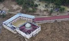 Pesantren di Aceh Tamiang Jadi “Benteng” Alami Saat Banjir Bandang, Ribuan Kayu Gelondongan Menumpuk