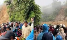 Viral Video Warga Aceh Tengah Jalan Puluhan Kilometer Usai Jembatan Putus dan Terisolasi