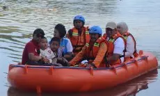 Jaga Lingkungan dan Ekosistem, Rudy Susmanto Lakukan Susur Situ dan Tanam Pohon