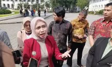 Ketika Ayah Jadi Perantara: OTT Bupati Bekasi dan Runtuhnya Etika Kekuasaan
