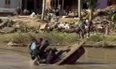 Rakit Terbalik Saat Tinjau Lokasi Bencana, Wagub Aceh Nyaris Terseret Arus Sungai