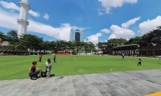 Alun-Alun Bandung : Liburan di Tengah Suasana Kota yang Ramah