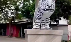 Patung Macan Putih di Kediri Tuai Sorotan, Warganet Bingung Bentuknya Disebut Mirip Hewan Lain