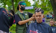 Musisi bersama Barber Gelar Konser Amal dan Cukur Bayar Seikhlasnya, Ikhtiar Bogor untuk Korban Bencana