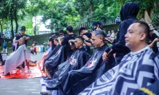 Soal Peduli Bencana Aceh dan Sumatera, Warga Kota Bogor Antusias Ikut Cukur Bayar Seikhlasnya 