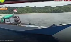 Barang Penumpang dan Serpihan KM Putri Sakinah Ditemukan, Pencarian WNA Spanyol di Pulau Padar Diperluas
