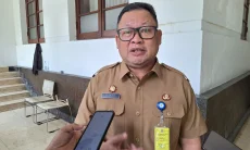 DLH Kota Bandung Kerahkan Puluhan Armada dan Tiga Shift Petugas di Malam Tahun Baru