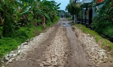 Warga Desa Pasindangan Kembali Protes Jalan Rusak Akibat Proyek Perumahan