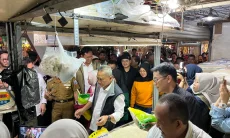 Tinjau Pasar Atas Cimahi, Menko Pangan Klaim Sebagian Komoditas Pangan Turun